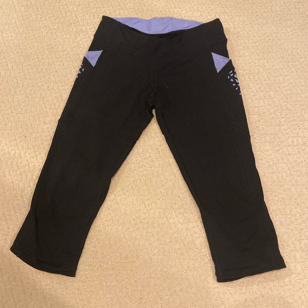 Ivivva capri black leggings in size 14